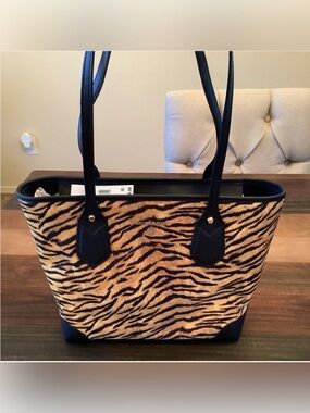 Michael Kors Tiger Print Jet Set Carryall Tote NWT